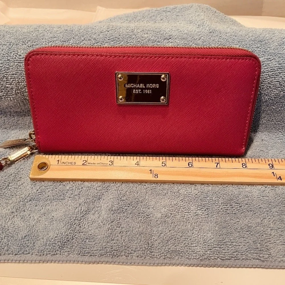 Michael Kors Wallet Womens‎ Pink Saffiano Leather Zip Clutch Wristlet Purse Bag
